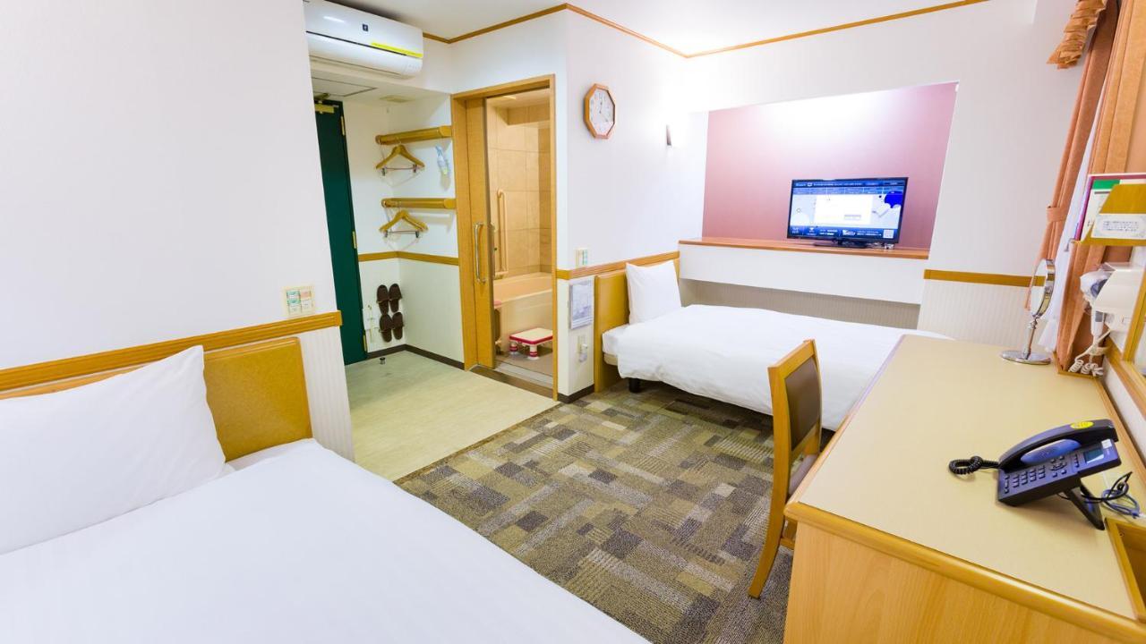 Toyoko Inn Yokohama Tsurumi Eki Higashi Guchi חדר תמונה