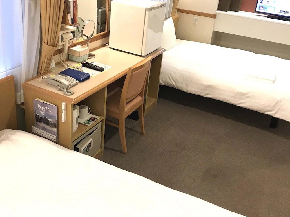 Toyoko Inn Yokohama Tsurumi Eki Higashi Guchi מראה חיצוני תמונה